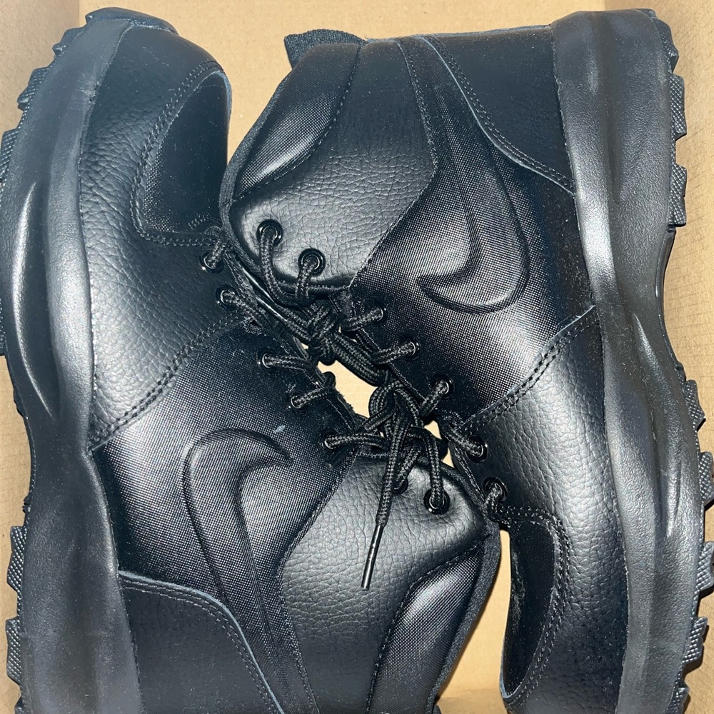Nike Manoa LTR